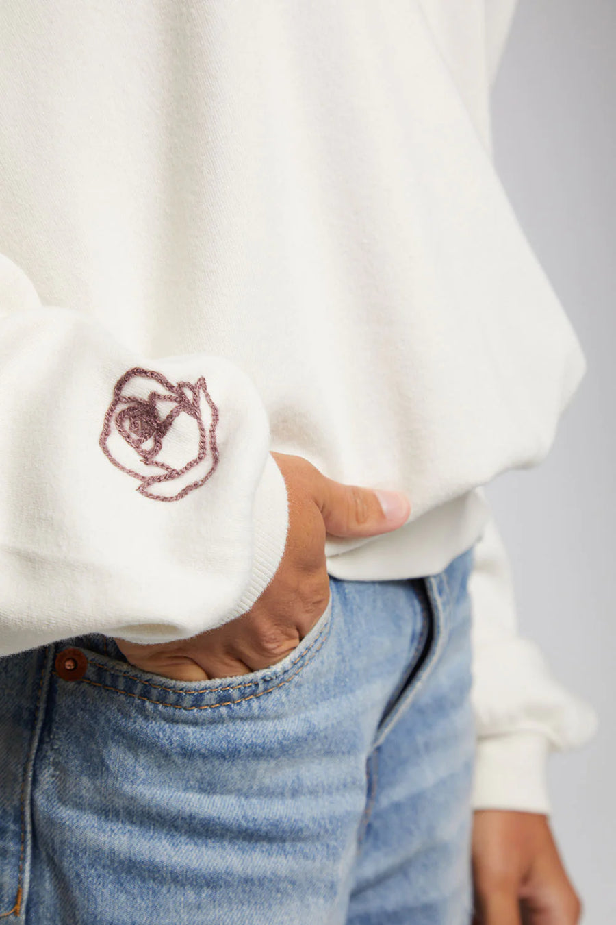 Embroidery Rose Pullover